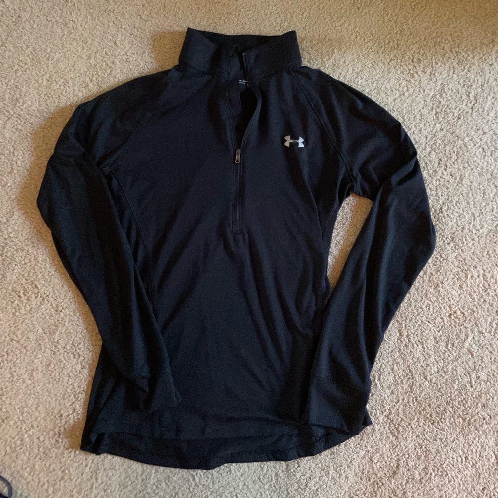 Women’s Under Armour black pullover